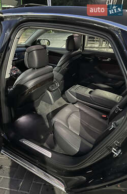 Седан Audi A8 2012 в 