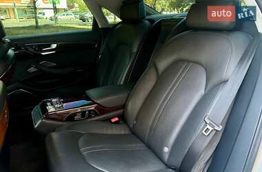 Седан Audi A8 2013 в Одесі