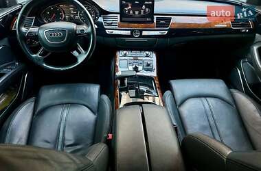 Седан Audi A8 2013 в Одесі