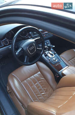 Седан Audi A8 2005 в 