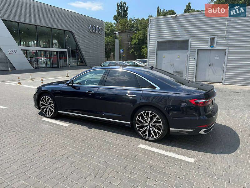 Седан Audi A8 2023 в Одессе