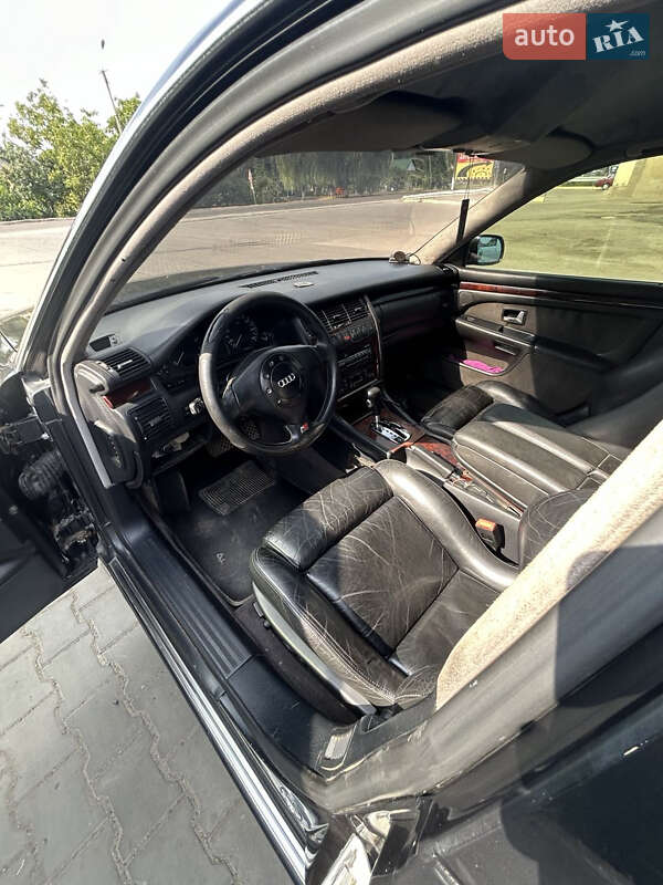 Седан Audi A8 1995 в Арцизе
