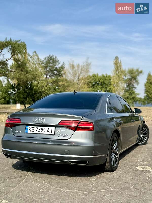 Седан Audi A8 2015 в Каменском