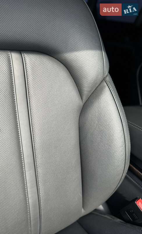 Седан Audi A8 2015 в Каменском