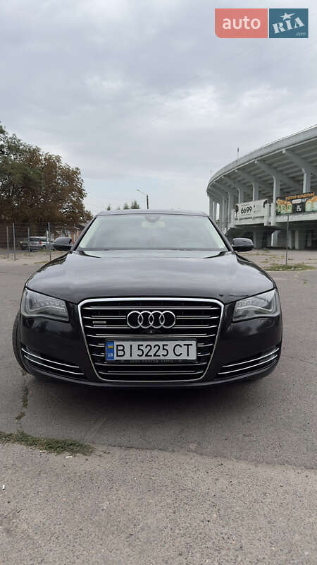 Седан Audi A8 2012 в Полтаві