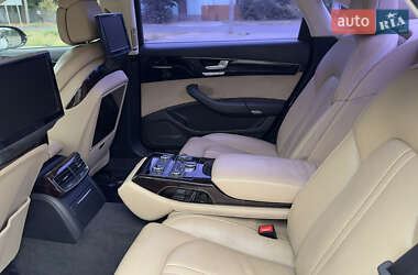 Седан Audi A8 2012 в 