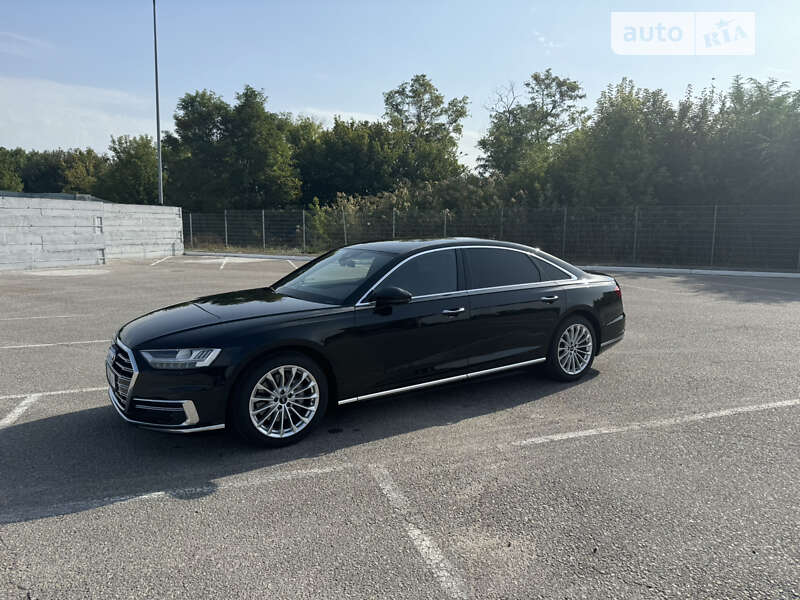 Седан Audi A8 2020 в Дніпрі