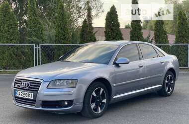 Седан Audi A8 2006 в Смілі