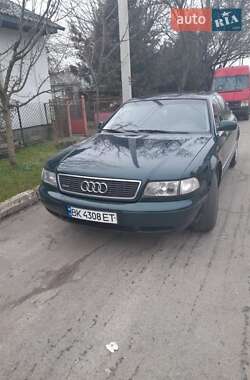 Седан Audi A8 1996 в 