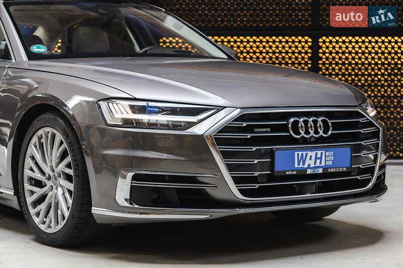 Седан Audi A8 2018 в Луцке