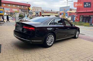 Седан Audi A8 2017 в 