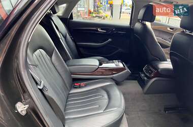 Седан Audi A8 2017 в 