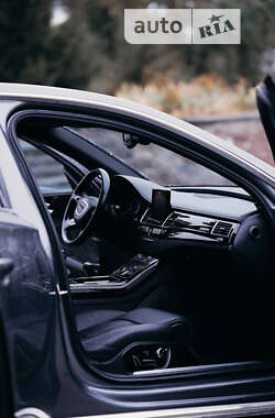 Седан Audi A8 2014 в 