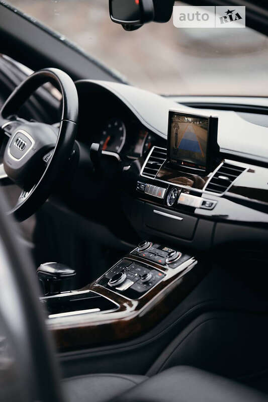 Седан Audi A8 2014 в Киеве