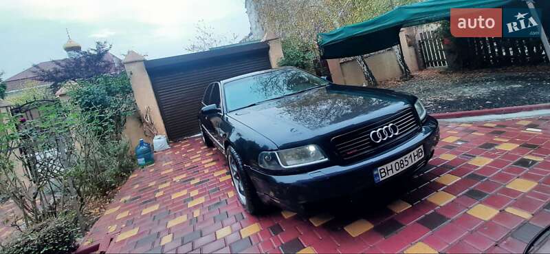 Седан Audi A8 2000 в Одесі