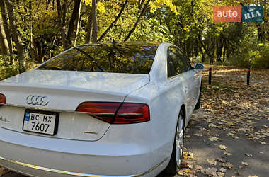 Седан Audi A8 2015 в 