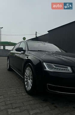 Седан Audi A8 2014 в Львове
