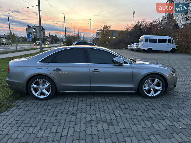 Седан Audi A8 2011 в Черновцах