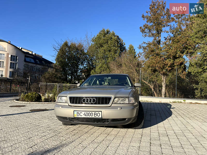 Седан Audi A8 1998 в Львове