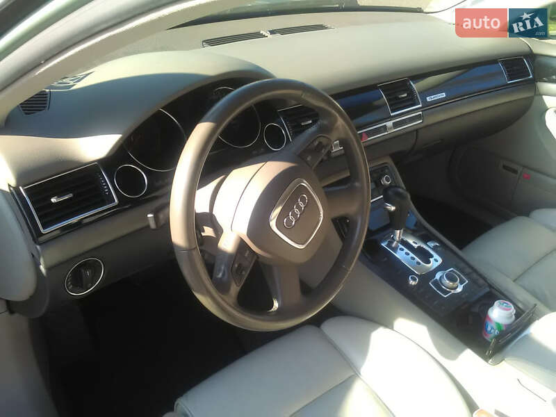 Седан Audi A8 2006 в Одессе