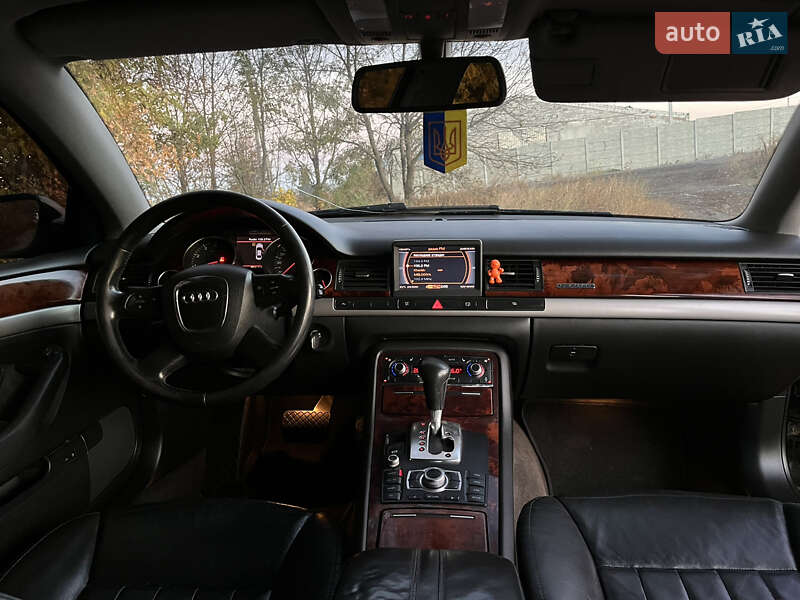 Седан Audi A8 2006 в Харькове