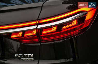 Седан Audi A8 2022 в 