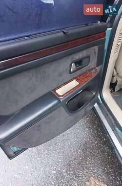 Седан Audi A8 2001 в 