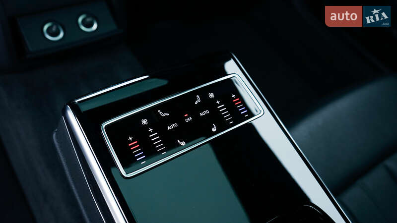 Седан Audi A8 2019 в Киеве