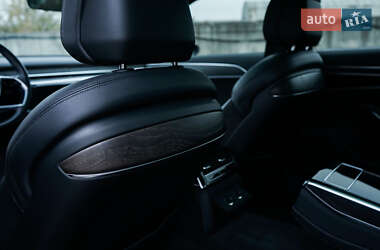 Седан Audi A8 2019 в 