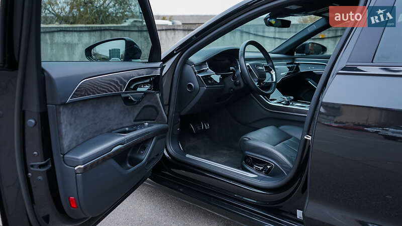 Седан Audi A8 2019 в Киеве
