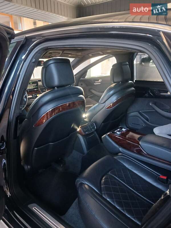 Седан Audi A8 2013 в Киеве