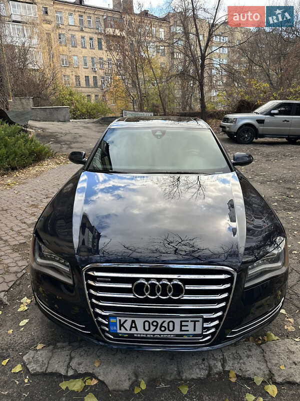 Седан Audi A8 2012 в Киеве