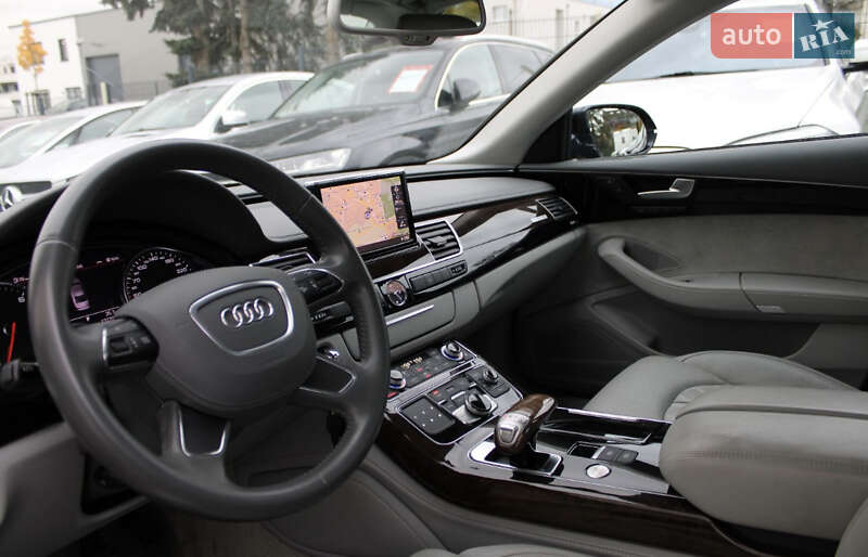 Седан Audi A8 2011 в Києві