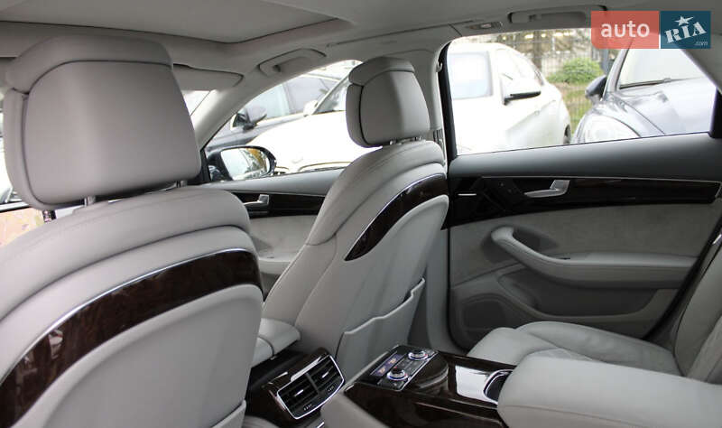 Седан Audi A8 2011 в Києві