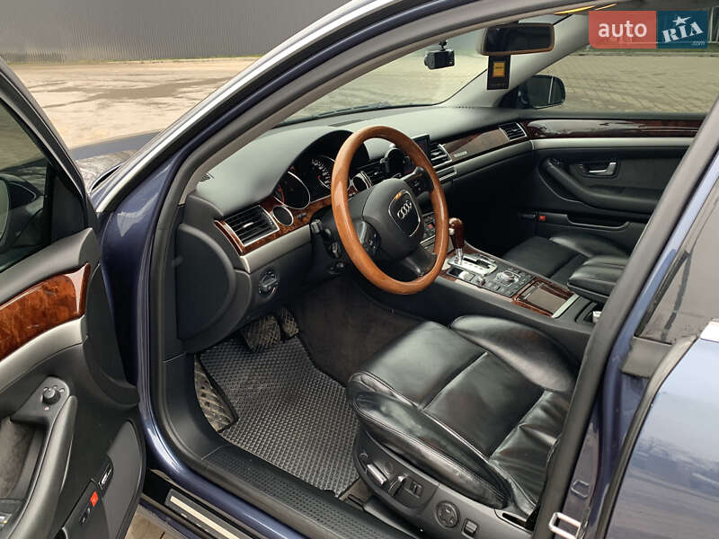 Седан Audi A8 2007 в Козові