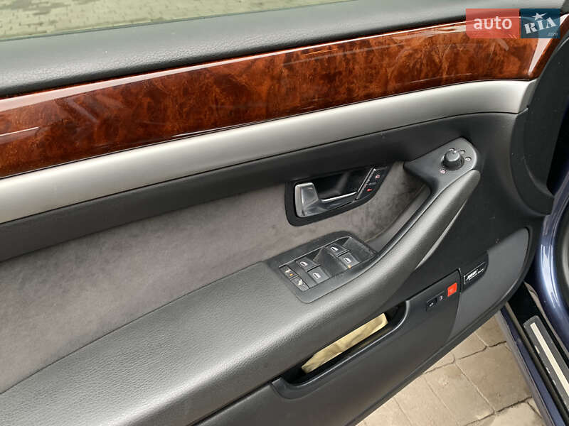 Седан Audi A8 2007 в Козові