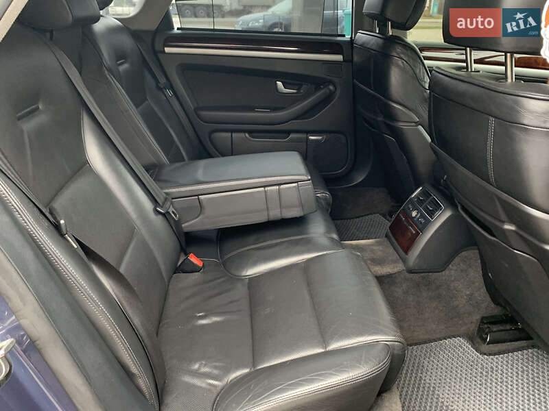 Седан Audi A8 2007 в Козові
