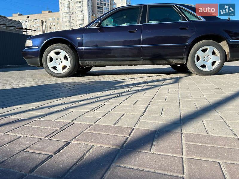 Седан Audi A8 2000 в Києві