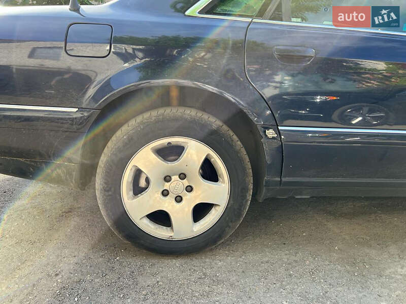 Седан Audi A8 2000 в Києві