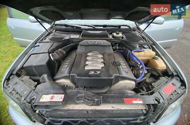 Седан Audi A8 1996 в 