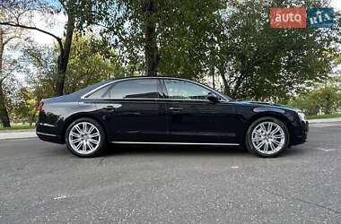 Седан Audi A8 2015 в Одессе