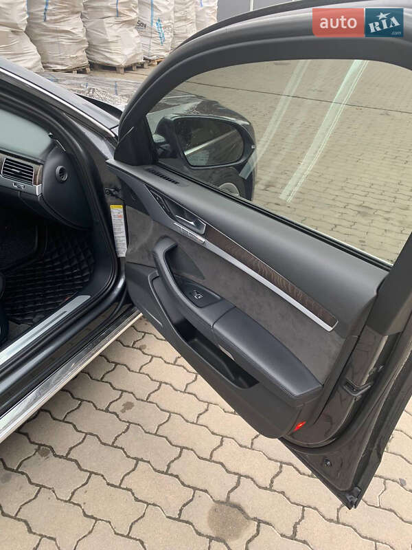 Седан Audi A8 2014 в Калуше