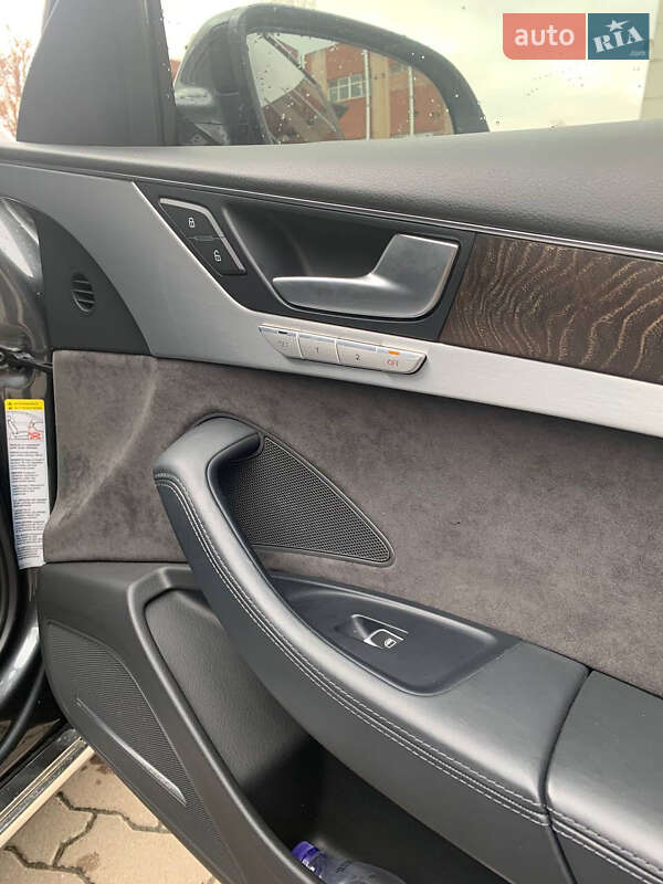 Седан Audi A8 2014 в Калуше