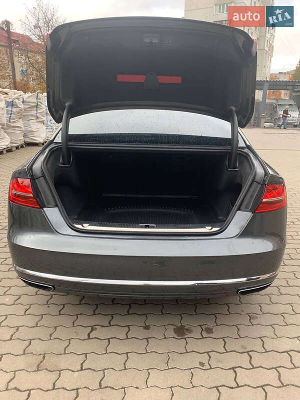 Седан Audi A8 2014 в Калуше