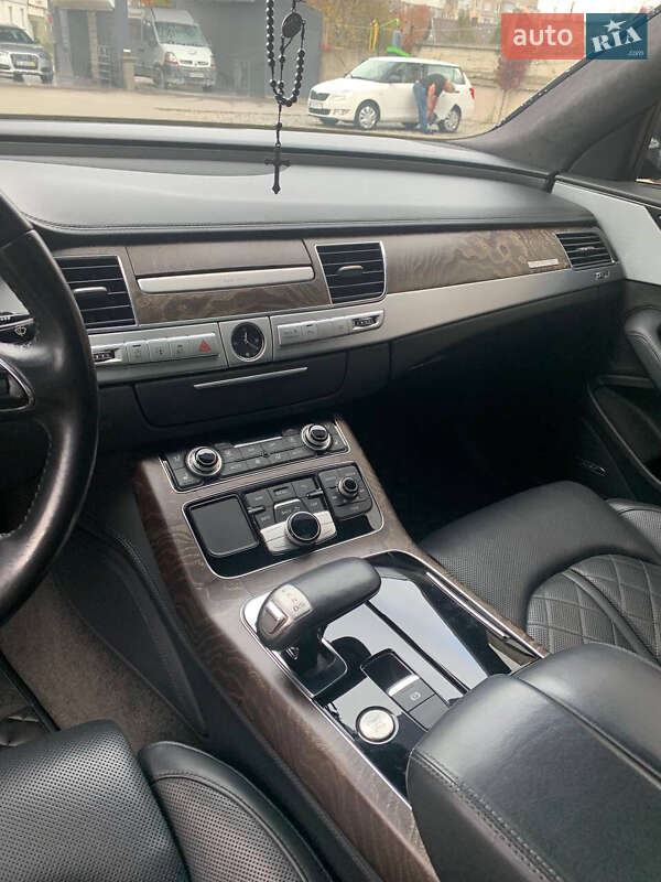 Седан Audi A8 2014 в Калуше