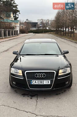 Седан Audi A8 2006 в Умані