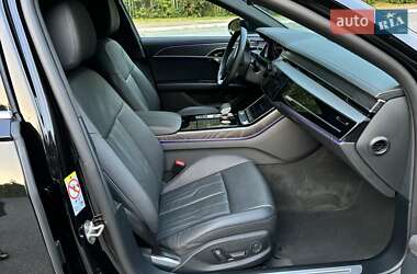 Седан Audi A8 2023 в Трускавці