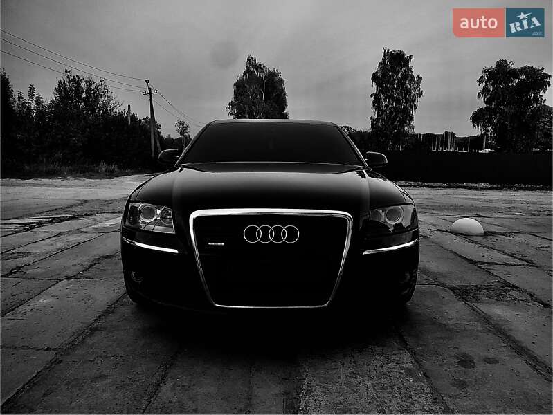 Седан Audi A8 2003 в Золочеве