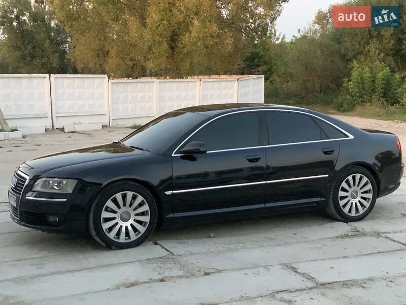 Седан Audi A8 2003 в Золочеве