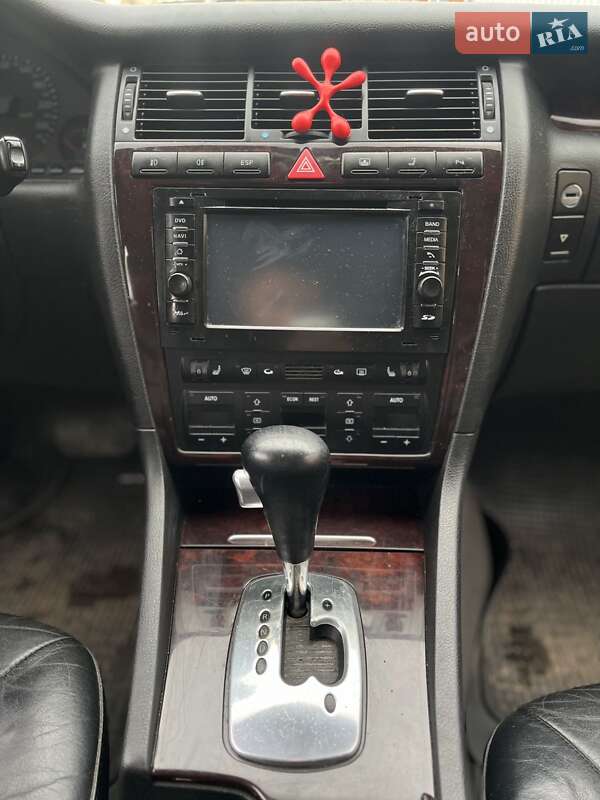 Седан Audi A8 2002 в Заболотове